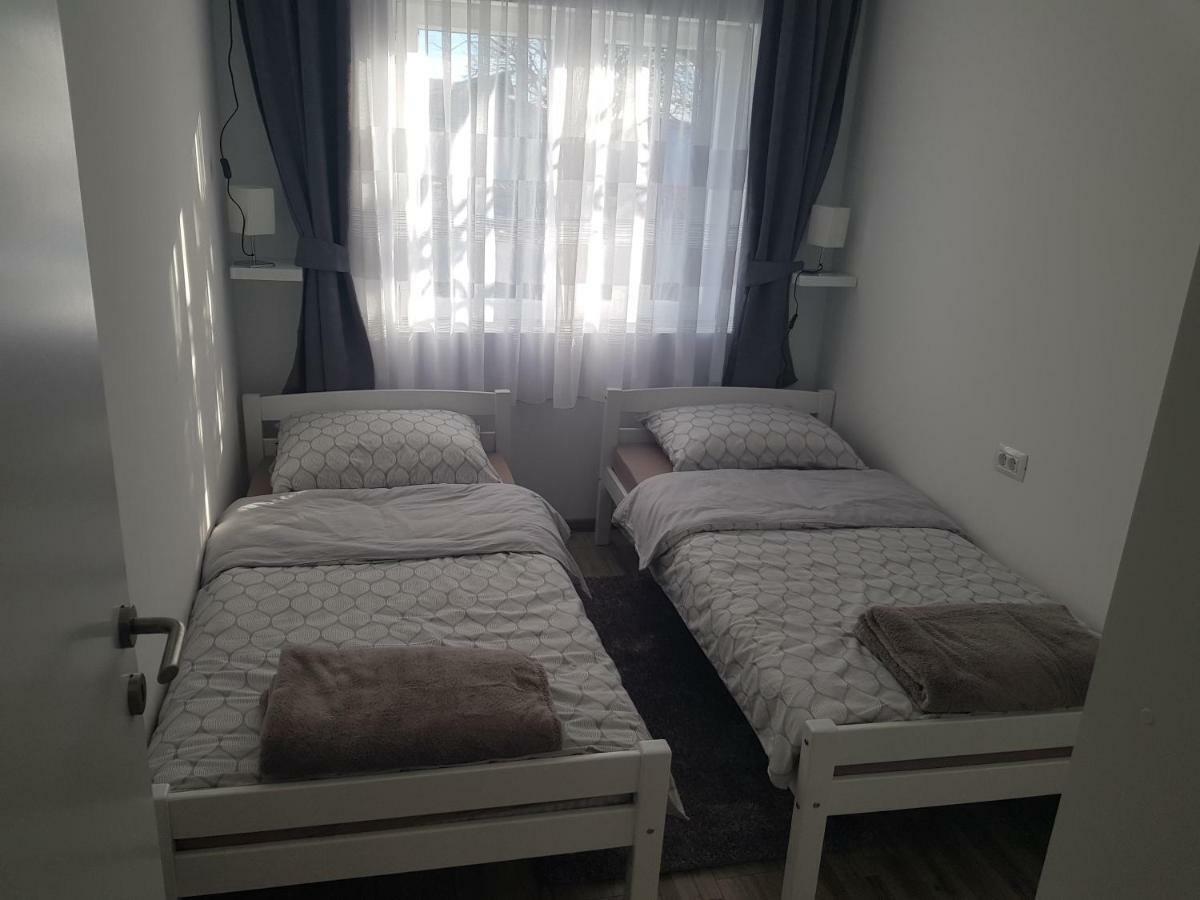 Apartmani Andrej Udbina Zewnętrze zdjęcie