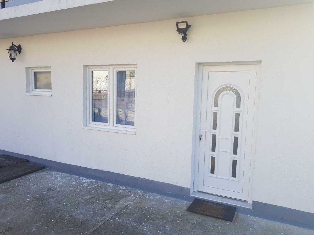 Apartmani Andrej Udbina Zewnętrze zdjęcie